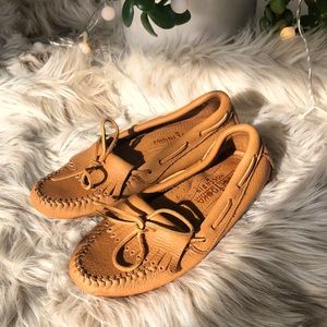 Minnetonka Moccasin size 7 leather worn once   Very very cute!!!!